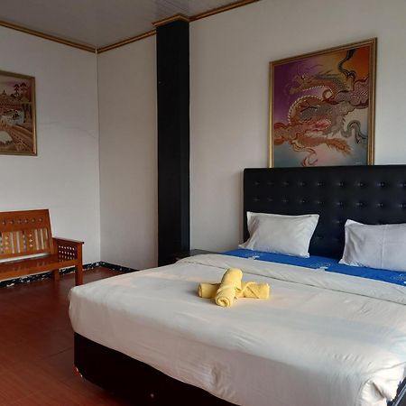Dc Hotel & Hostel Labuan Bajo Bagian luar foto