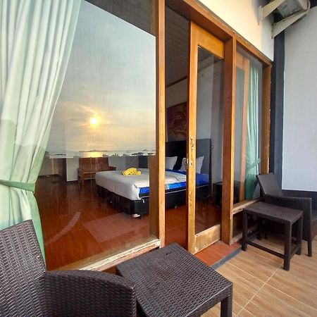 Dc Hotel & Hostel Labuan Bajo Bagian luar foto