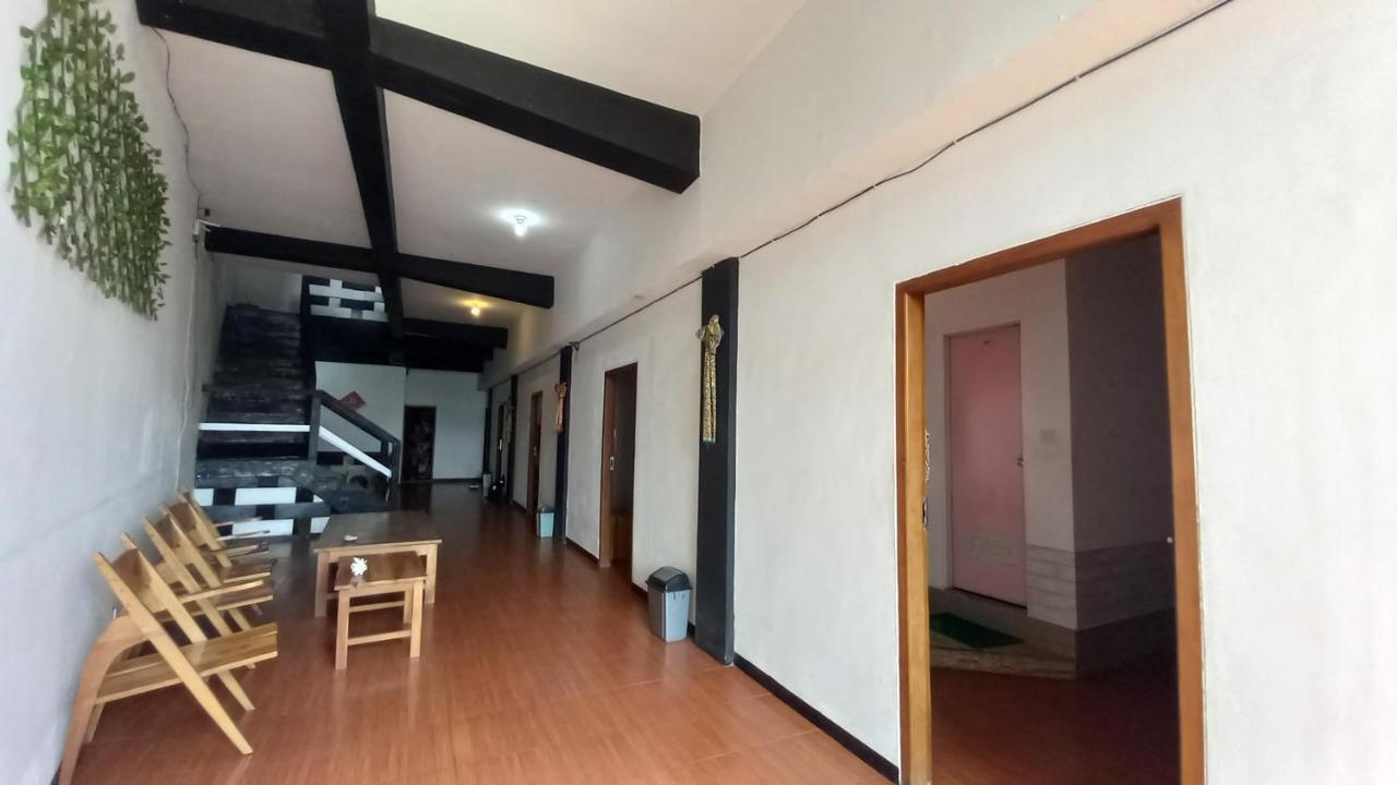Dc Hotel & Hostel Labuan Bajo Bagian luar foto