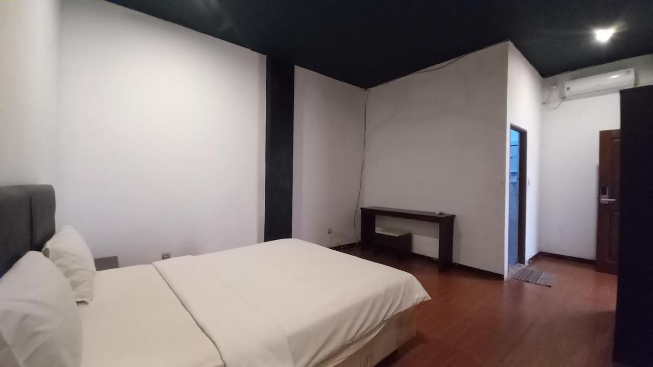 Dc Hotel & Hostel Labuan Bajo Bagian luar foto