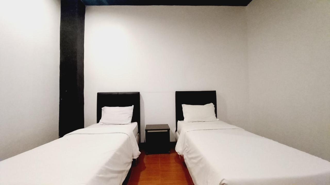 Dc Hotel & Hostel Labuan Bajo Bagian luar foto