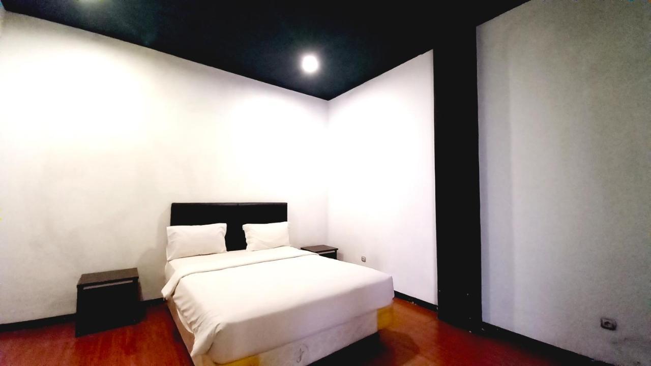 Dc Hotel & Hostel Labuan Bajo Bagian luar foto