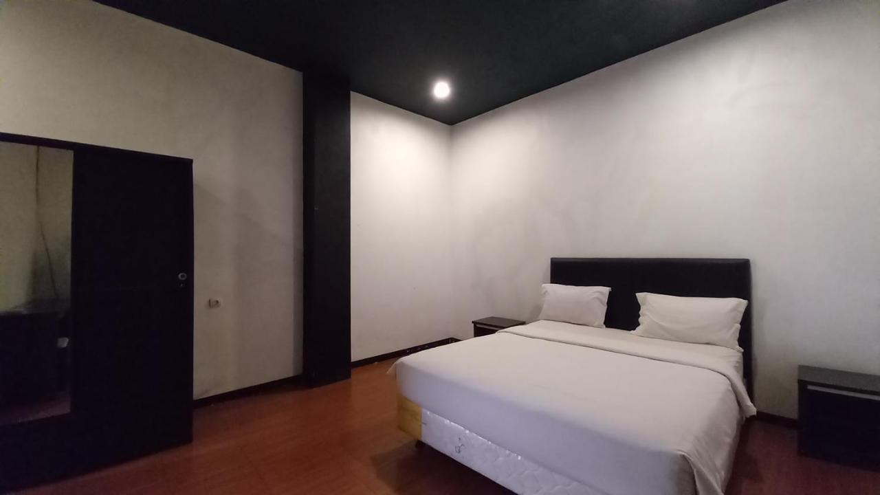 Dc Hotel & Hostel Labuan Bajo Bagian luar foto
