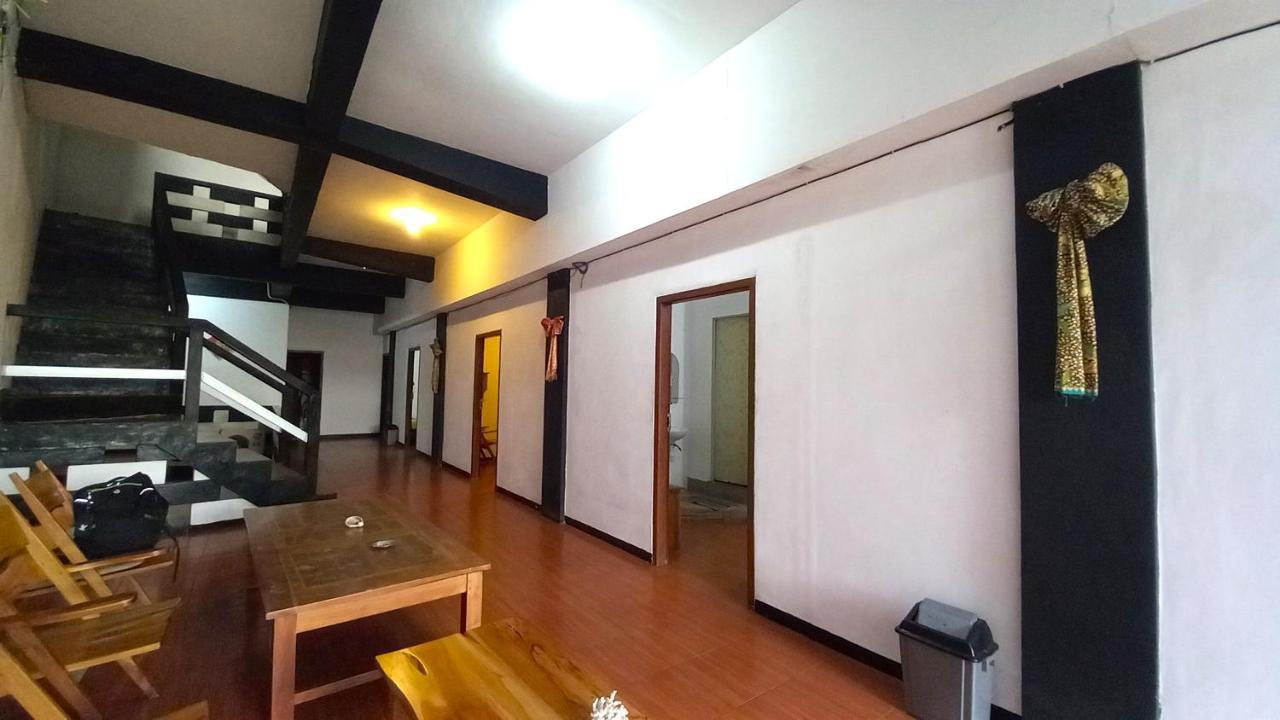 Dc Hotel & Hostel Labuan Bajo Bagian luar foto