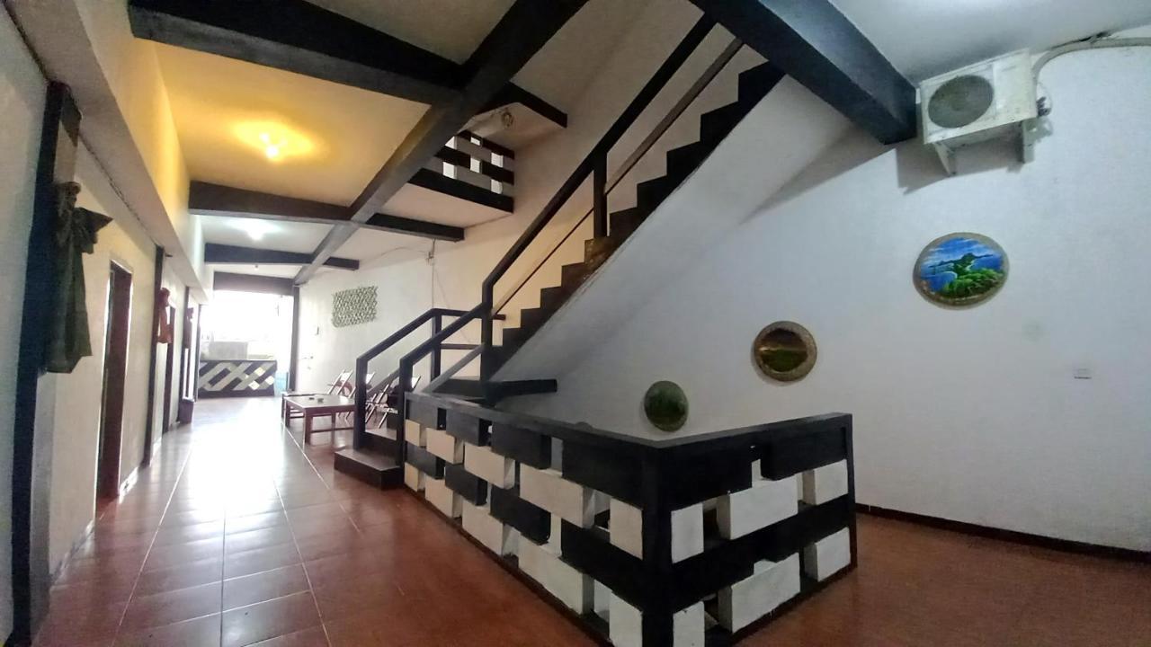Dc Hotel & Hostel Labuan Bajo Bagian luar foto