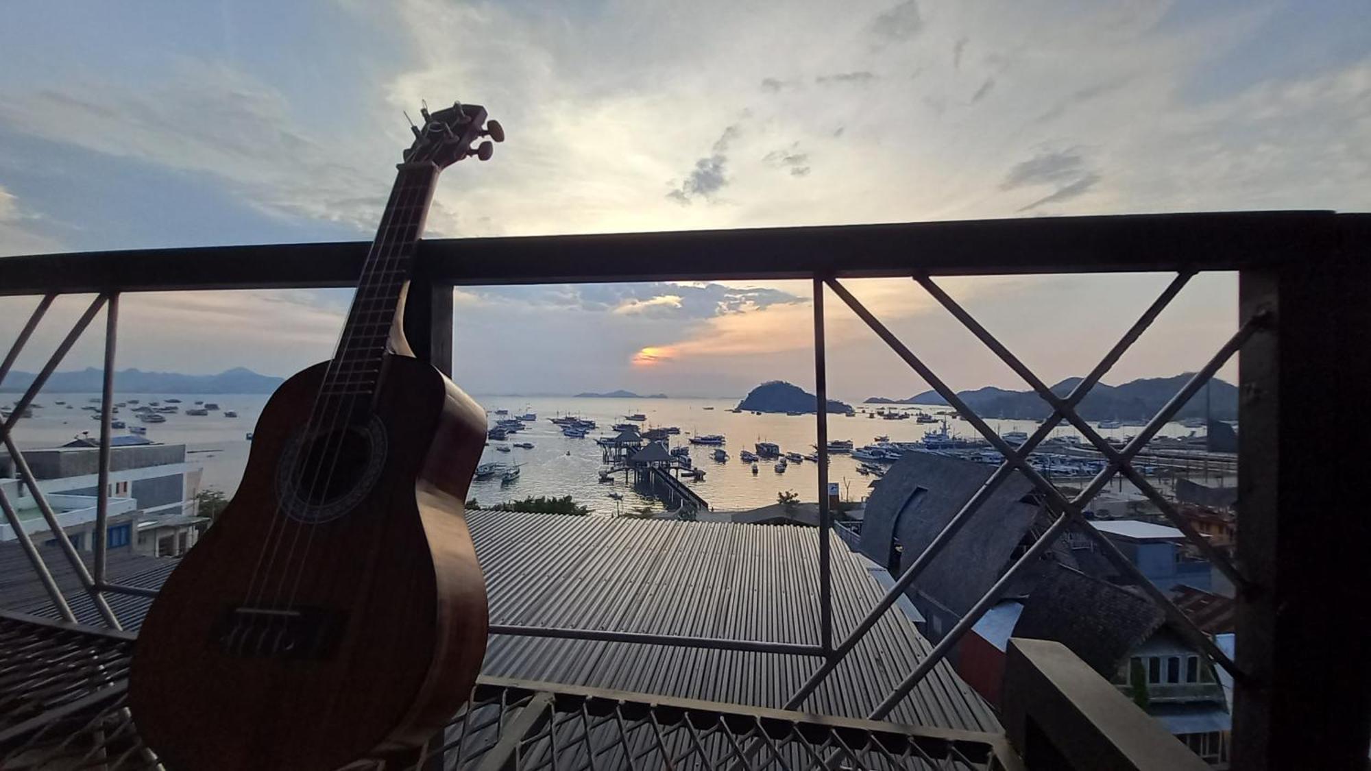 Dc Hotel & Hostel Labuan Bajo Bagian luar foto
