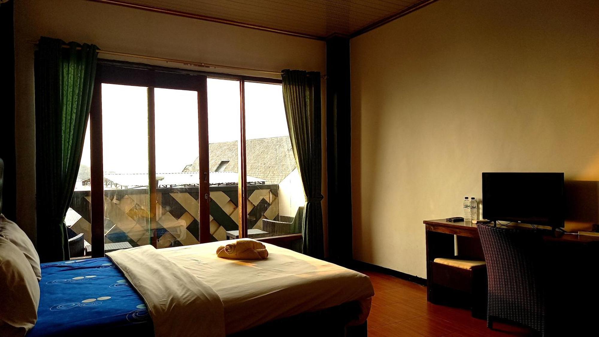 Dc Hotel & Hostel Labuan Bajo Bagian luar foto