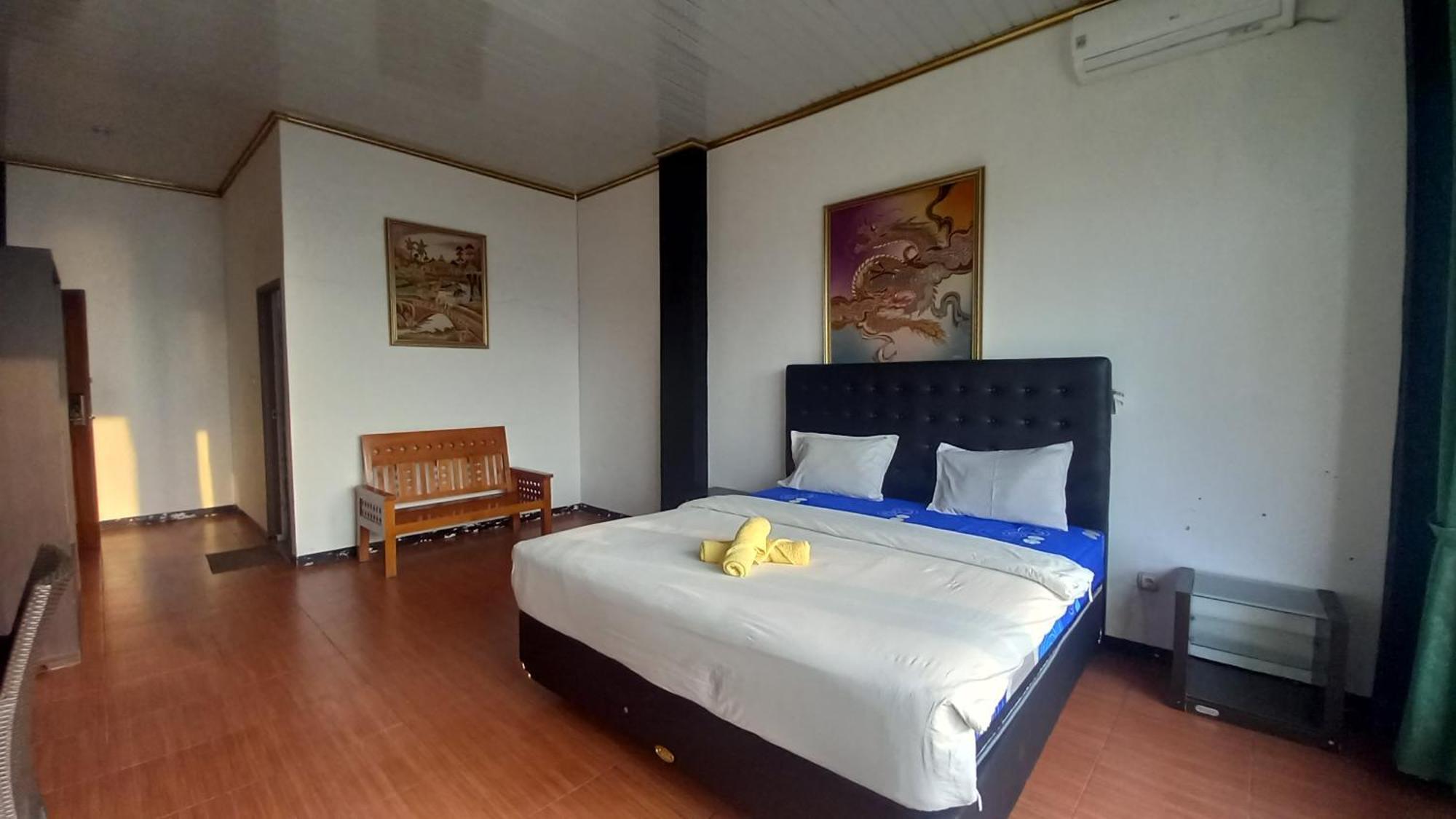 Dc Hotel & Hostel Labuan Bajo Bagian luar foto